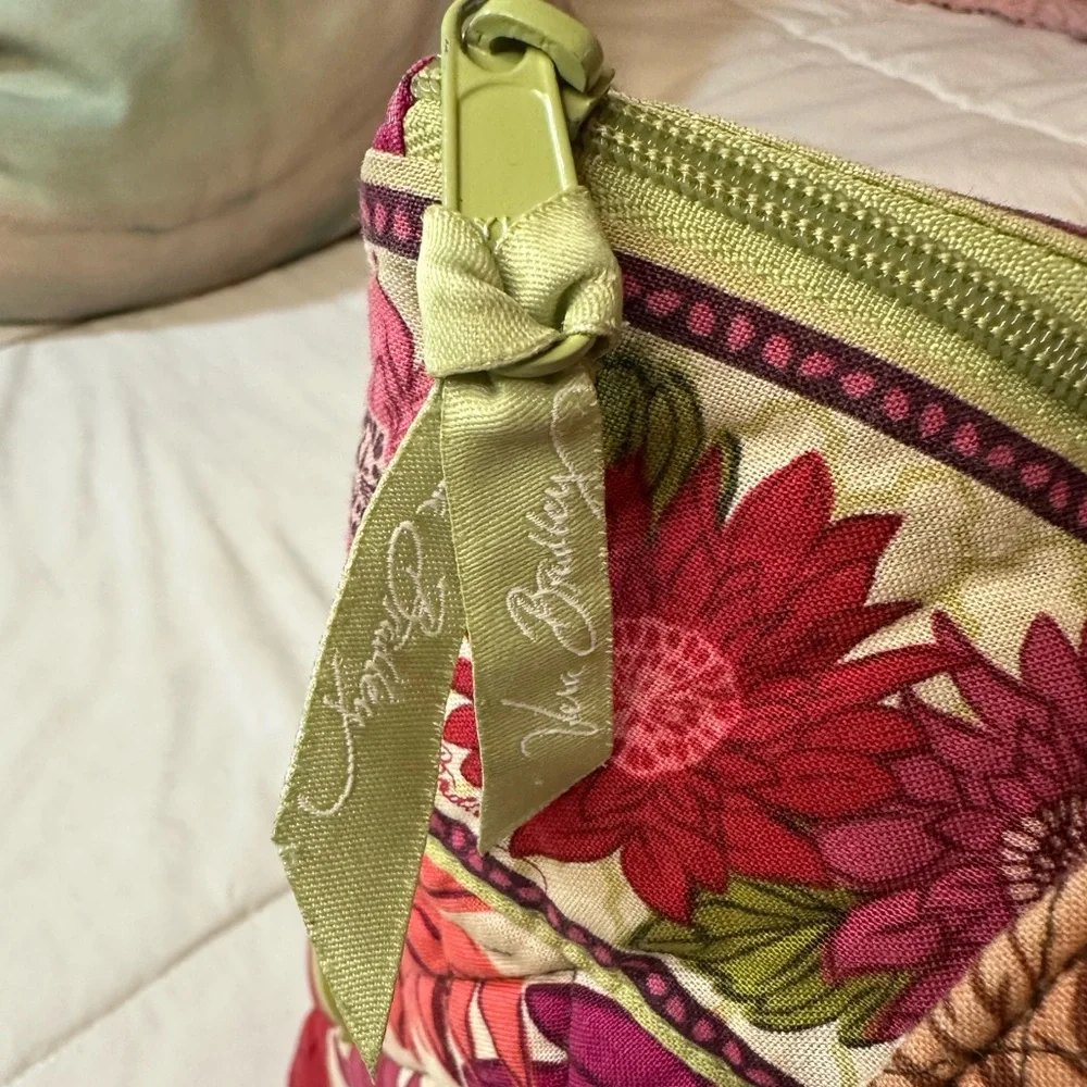 Vera Bradley Quilted Purse Tote in Hello Dahlia Pattern - Picture 4 of 15